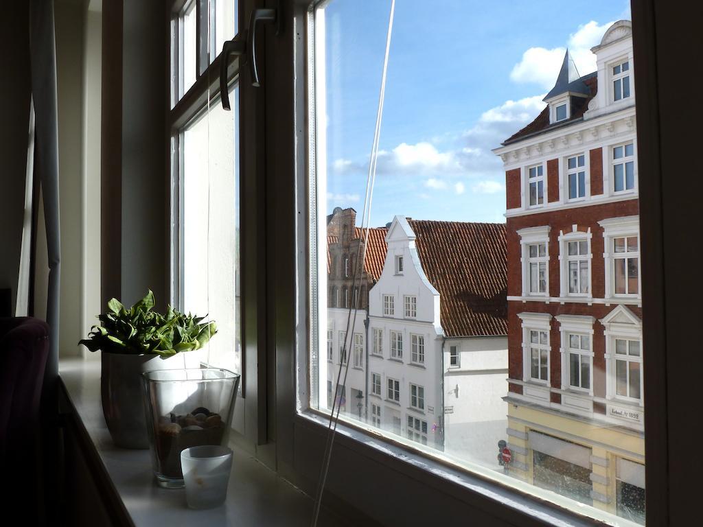 Likedeeler Am Stadthafen Lubeck Bilik gambar