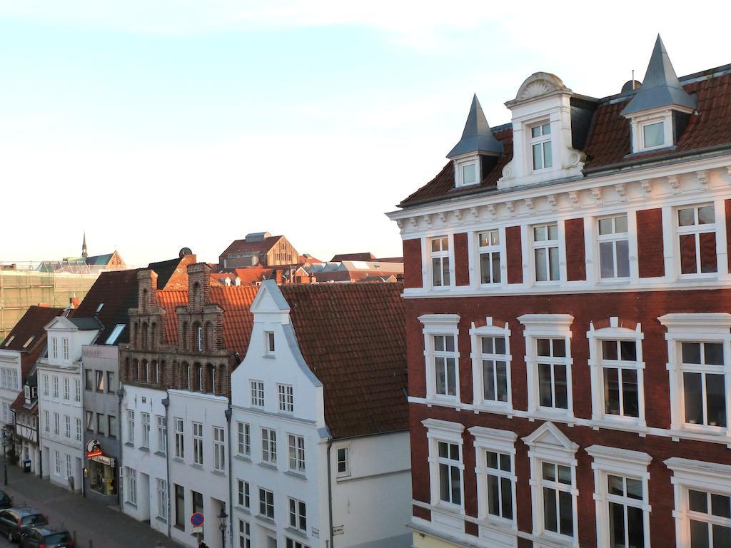 Likedeeler Am Stadthafen Lubeck Bilik gambar